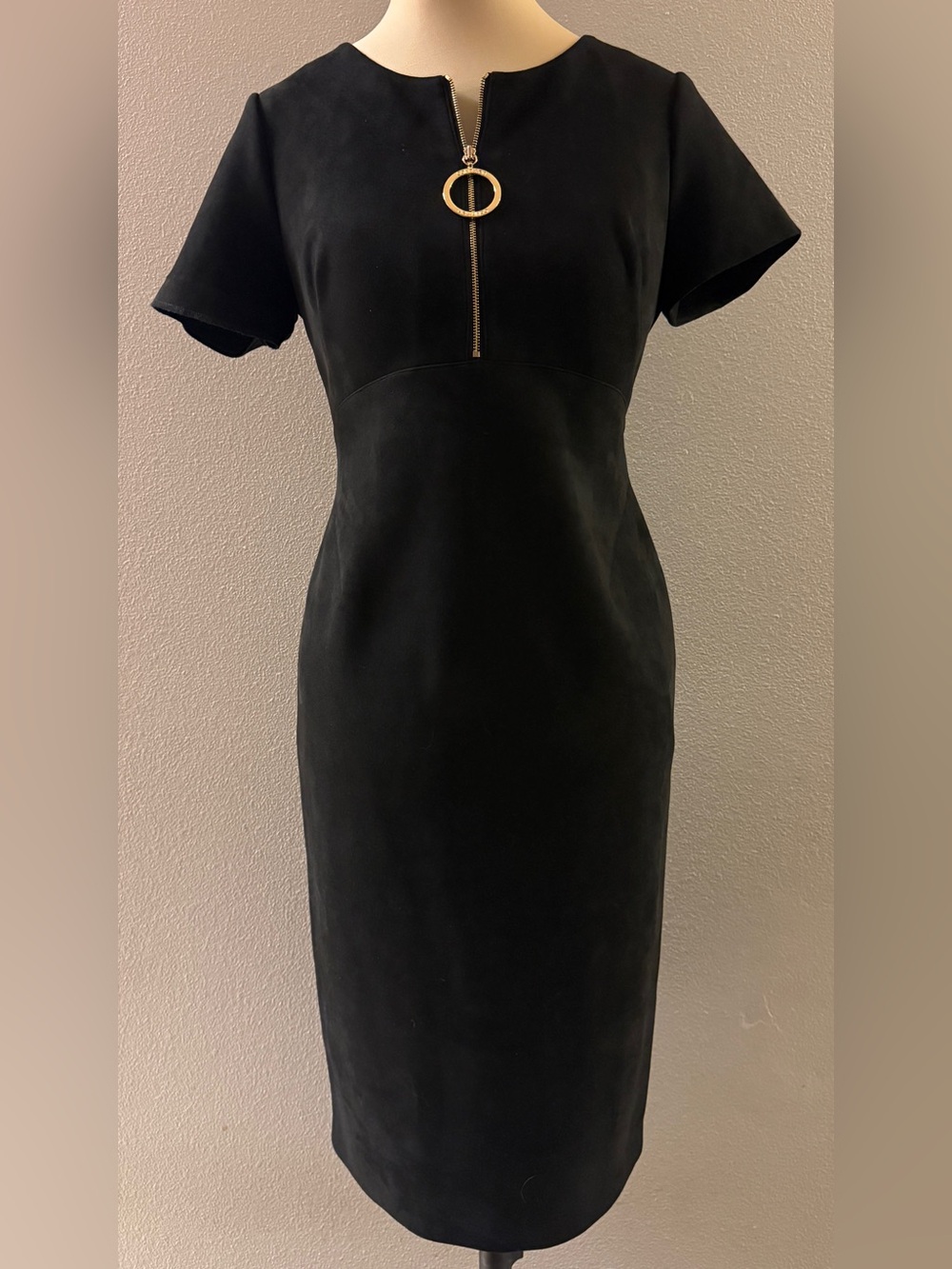 Calvin Klein Classic Black Short Sleeve Sheath Dress suede like Gold Zip Size 10
